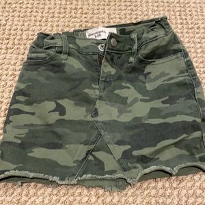 Abercrombie kids 5/6 camo skirt